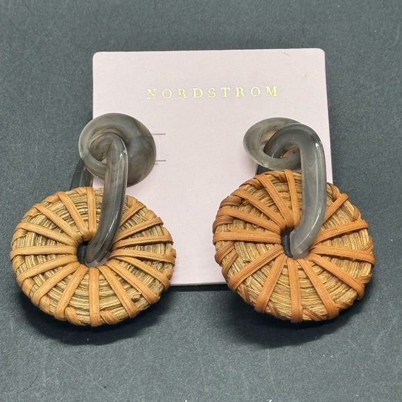 Chic Woven Rattan Drop Earrings - Picture 7 of 7